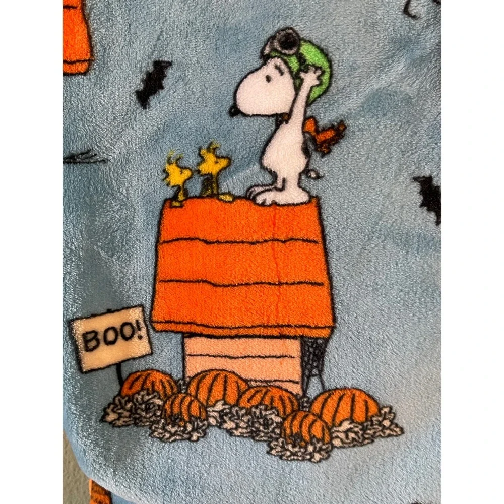 Peanuts Snoopy Velvetloft Blue Throw Blanket Fall Pumpkin Bats  60 in X 70 in